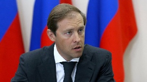 Мантуров: Российские власти готовы использовать механизм заморозки цен в случае необходимости