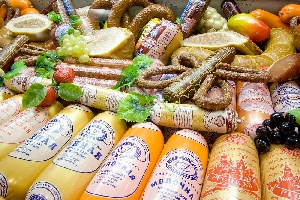 Из-за подорожания специй поднимут цены на колбасу Усольского свинокомлекса Из-за подорожания специй поднимут цены на колбасу Усольского свинокомлекса