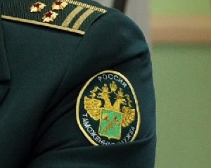 Поляк пытался завезти в Калининград полтонны свинины за перегородкой минивэна