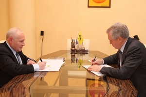 Глава Росагролизинга и губернатор Магаданской области подписали соглашение о сотрудничестве