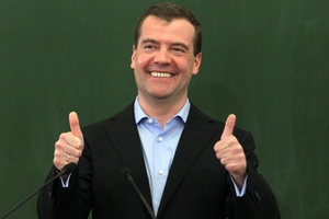 Медведев: власти постараются увеличить госпрограмму АПК до объема 2015 г