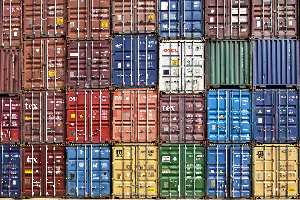Импорт в Россию из дальнего зарубежья в январе-августе упал на 7,3%
