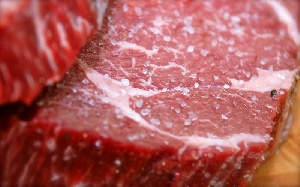 За четыре дня таможенники изъяли на границе у калининградцев до 2 тонн польского мяса