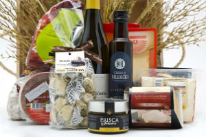 Не ешь ананасы и рябчиков не жуй. Каких качественных продуктов лишатся россияне в случае продовольственных санкций со стороны ЕС и США