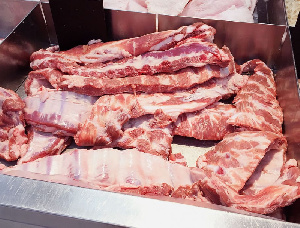 Китай выявил новый коронавирус на упаковке с бразильской свининой