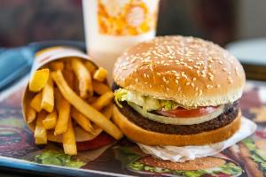 Burger King вводит в постоянное меню бургеры с искусственным мясом