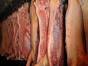 Центр по разделке мяса в Тамбовском районе отказался от фирмы-посредника 