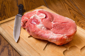 Украина: Карантин способствуют снижению цен на свинину