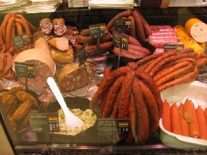 Немецких производителей колбас оштрафовали на 338 млн евро за ценовой сговор