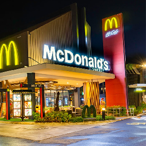 «Макдоналдс» объявил об уходе из России и продаже бизнеса