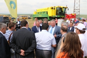 Глава Мордовии Владимир Волков открыл агропромышленную выставку «День поля-2015»