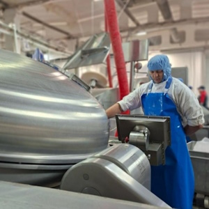 Мясокомбинат «Омский бекон» переоборудовал участок составления фарша Мясокомбинат «Омский бекон» переоборудовал участок составления фарша