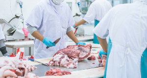 Великобритания: очагами коронавируса стали фабрики по переработке мяса