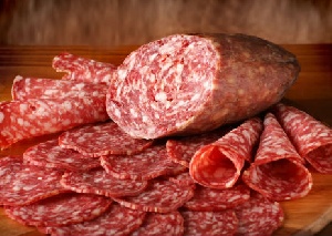 Мясники попросили о повышении цен на колбасу. НМА хочет пересмотреть политику отношений с поставщиками мяса и продуктов мясопереработки с учетом кризиса на рынке свинины