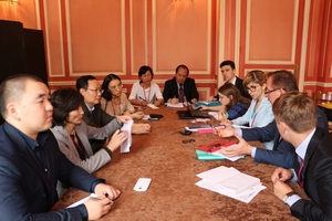 Главный ветеринарный инспектор России Евгений Непоклонов обсудил в Париже вопросы сотрудничества с представителями ветеринарных служб Китая и Монголии