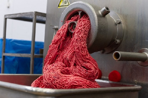 В Красноярском крае за просрочку оштрафовали целый мясокомбинат