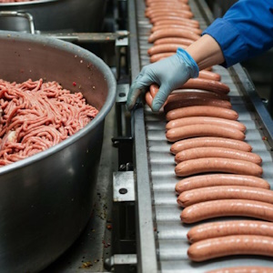 Мясокомбинат «Гайдамак» в Луганске планирует увеличить производство с 30 до 80 т в месяц