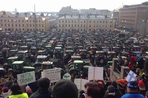 Финские фермеры на акции протеста требуют компенсации из-за санкций РФ