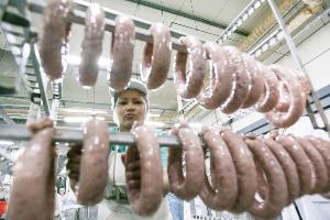 Алтайские мясокомбинаты из-за финансовых проблем сокращают производство