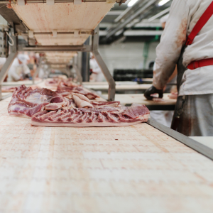 Danish Crown закрывает заводы из-за сокращения потребления свинины