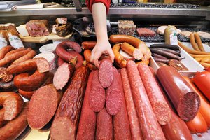 В Союзе потребителей России оценили сообщения о возможном подорожании колбасы на треть