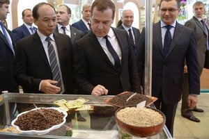 "Золотая осень": Медведев оценил продукцию российских аграриев