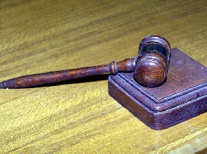 В Алтайском крае осудили ветеринара за то, что он выдавал предпринимателям справки, разрешающие продажу непроверенного мяса