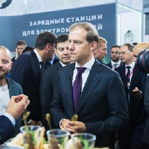 Мантуров призвал менять ментальность и оценить мясо из личинок мухи
