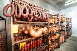Приморские заключённые наращивают производство колбас и пельменей