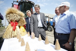 Эксперты: новый глава Минсельхоза Ткачев должен возглавить "аграрное лобби"