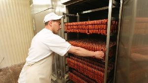 Дебиторку «Мостовского мясокомбината» не смогли продать с торгов