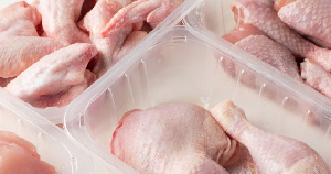 В сентябре средняя цены курятины на российском рынке составляла 146,78 рубля за килограмм 