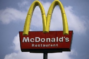 Московский Роспотребнадзор приостановил деятельность четырех ресторанов McDonald`s