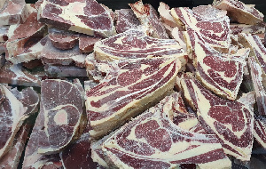 5 тонн говядины не пропустили через границу в Псковской области