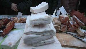 Таможня не пустила в РФ более 45 тонн контрабандного сала с Украины