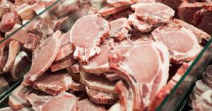 Китай выставил на аукцион 10 000 тонн свинины из стратегического резерва 