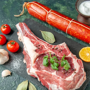 В России повышаются оптовые цены на курицу и кусковую свинину 