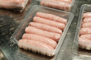 Мясопереработчики Латвии из-за АЧС будут закупать свинину в Европе