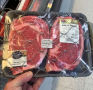 Супермаркеты Walmart теперь помещают мясо под железную сетку с замком и снабжают его электронной сигнализацией.