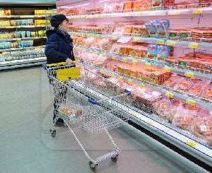 В калужском гипермаркете торгуют продуктами, запрещенными в России — народный контроль
