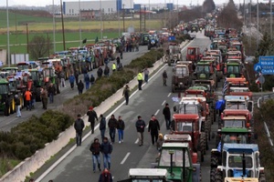 Греческие фермеры грозятся увеличить продолжительность блокад магистралей страны