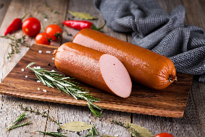 «Не может стоить дешево»: 5 признаков настоящей колбасы