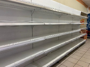 В арбитраже находится более 100 судебных исков к сети магазинов Spar, «Идея» и «Семья»