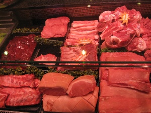 Калужские производители снизили цены на говядину и свинину