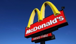 McDonald's прекратит использование мяса кур, которым давали антибиотики для лечения людей