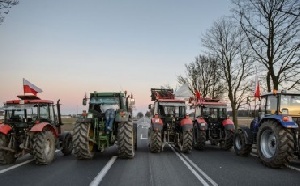 Марш-бросок польских фермеров: тракторы на кабанов
