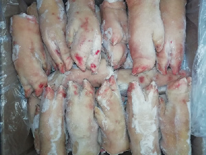 Управлением Россельхознадзора в Санкт-Петербурге оформлены документы на экспорт в Габон более 83 тонн свиных субпродуктов