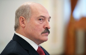 Лукашенко потребовал торговать с Россией в долларах или евро