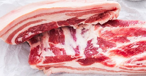 С начала года средняя цена свинины на российском рынке снизилась на 2,9%