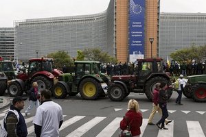 Аграрии в знак протеста разбили ферму у здания Совета ЕС в Брюсселе